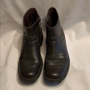 Born leather ankle boots brown zip size 10M